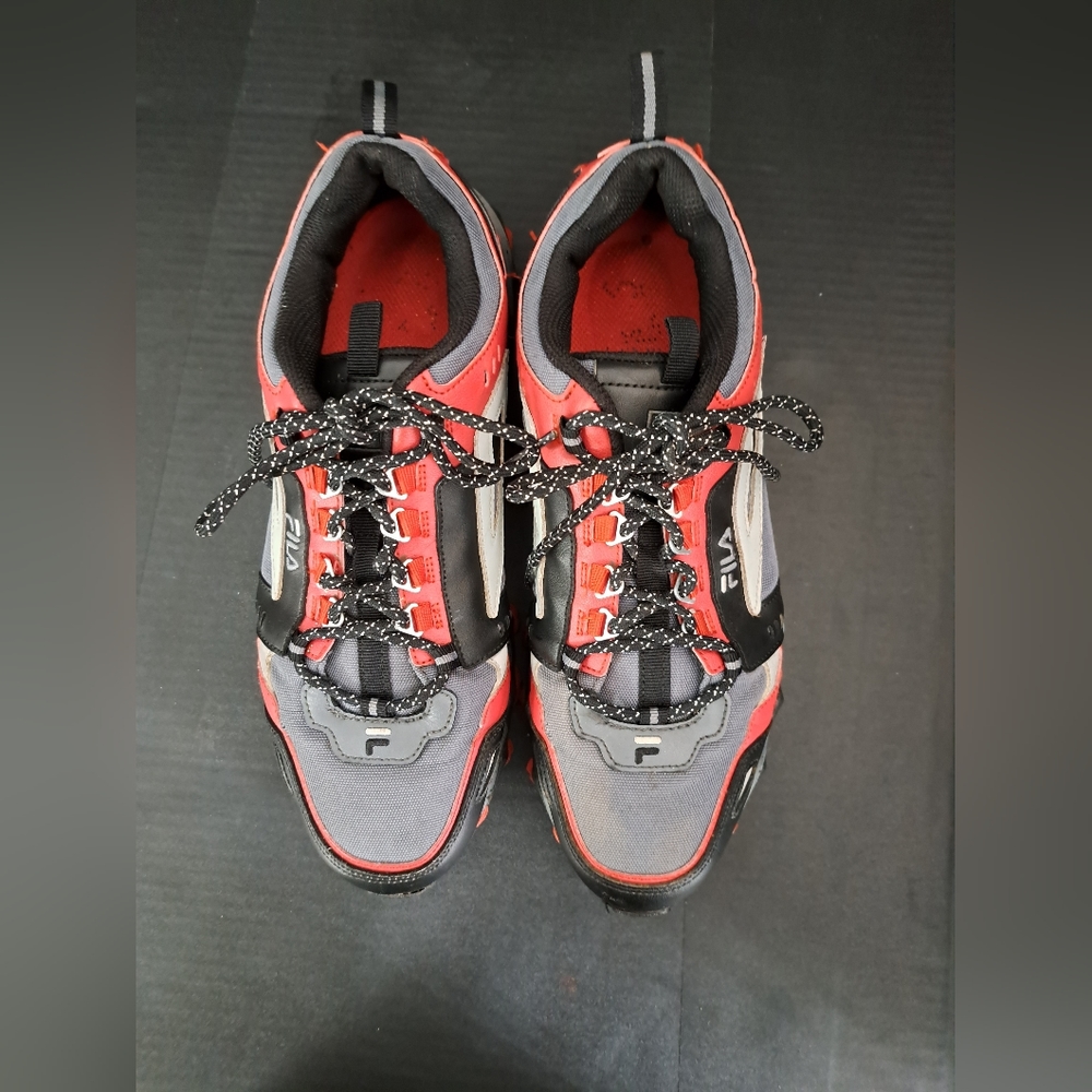 Fila Oakmont TR Size 8 Red/black/grey Men's Sneakers Size 11.